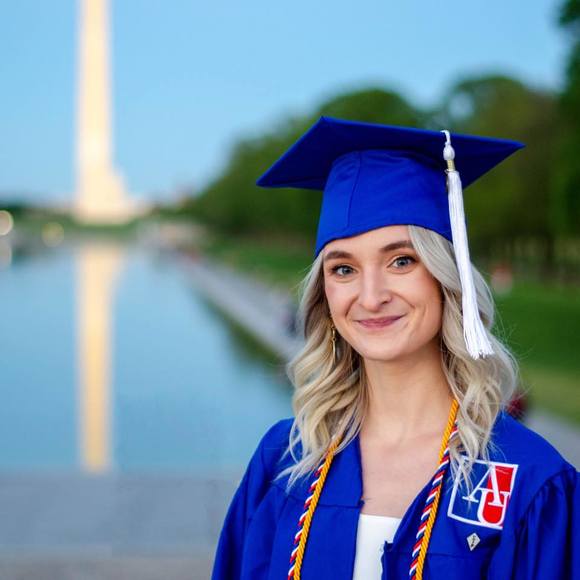 Meet your Posher, Elle - Picture 1 of 1